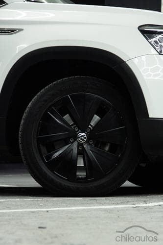 Volkswagen Taos 20