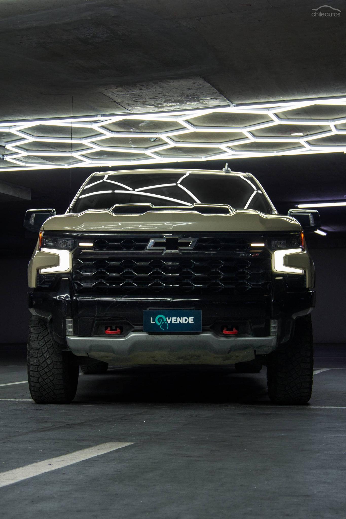 Chevrolet Silverado 2