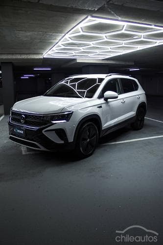 Volkswagen Taos 4