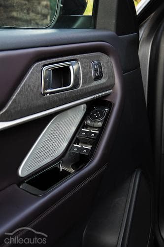 Ford Explorer 10