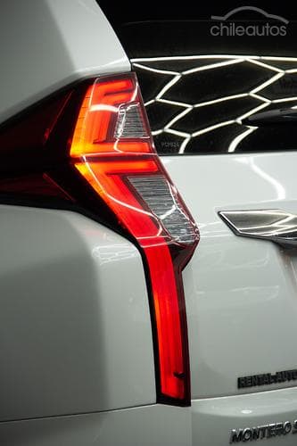Mitsubishi Montero Sport 6