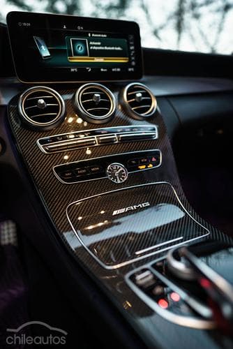 Mercedes-Benz C 63 Amg 13