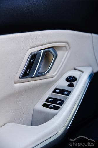 BMW 320I 11
