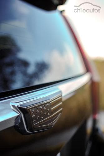Cadillac Escalade 6