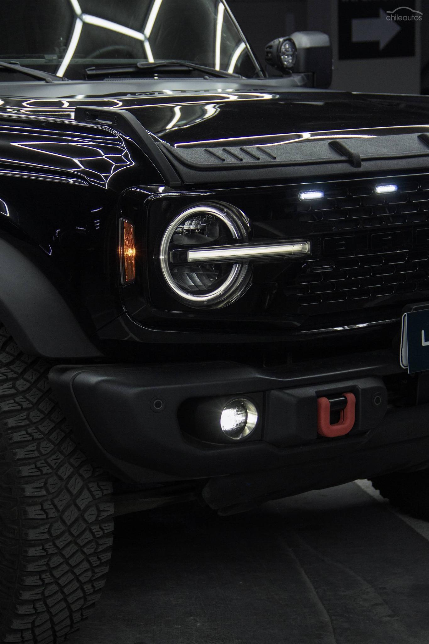 Ford Bronco 8