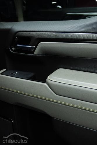 Chevrolet Silverado 25