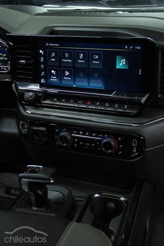 Chevrolet Silverado 24