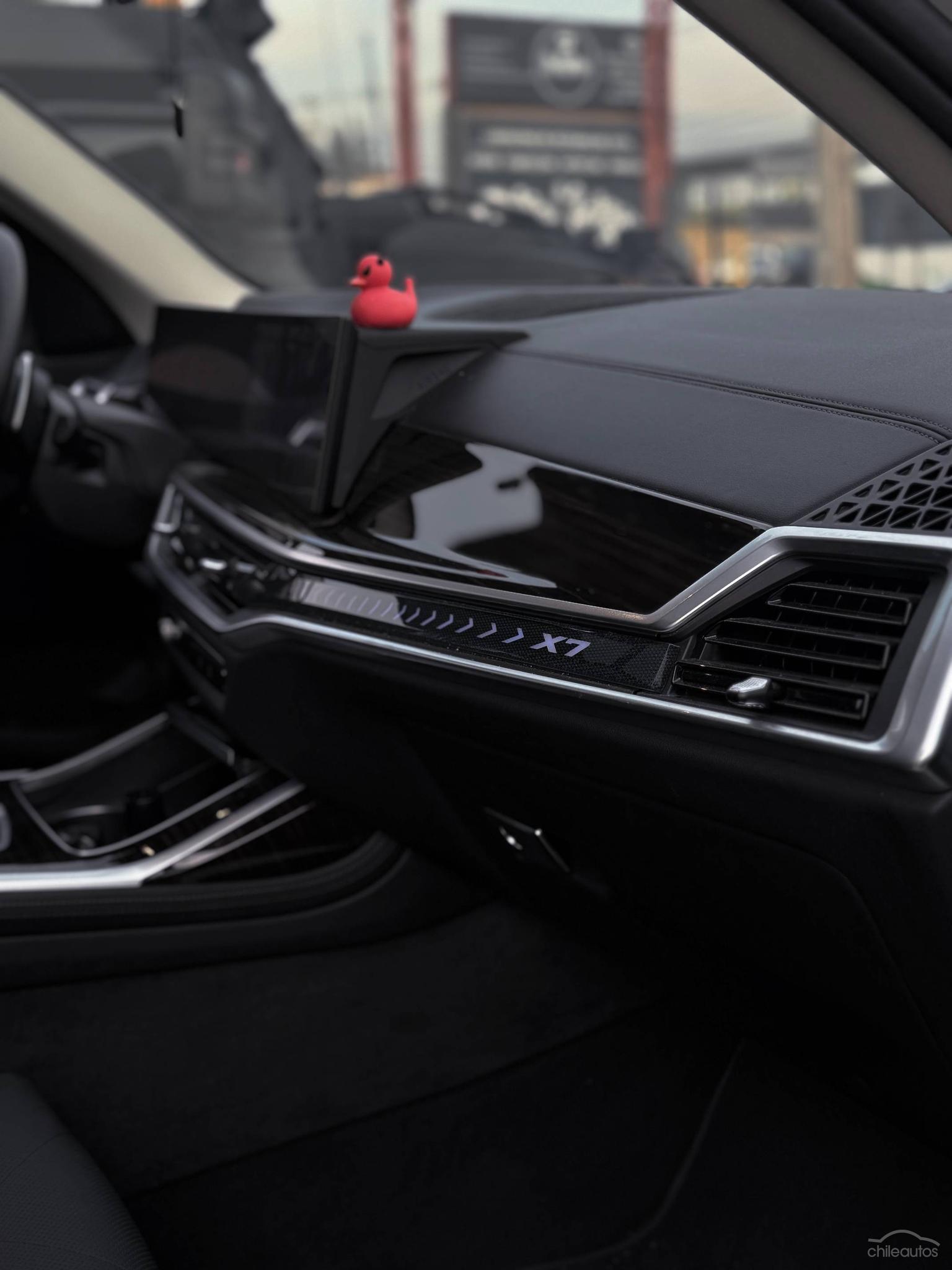 BMW X7 8