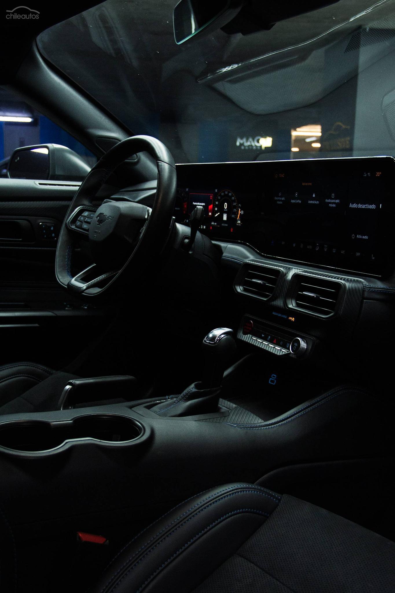 Ford Mustang 18