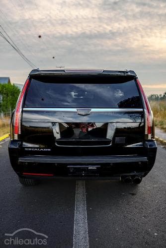 Cadillac Escalade 3