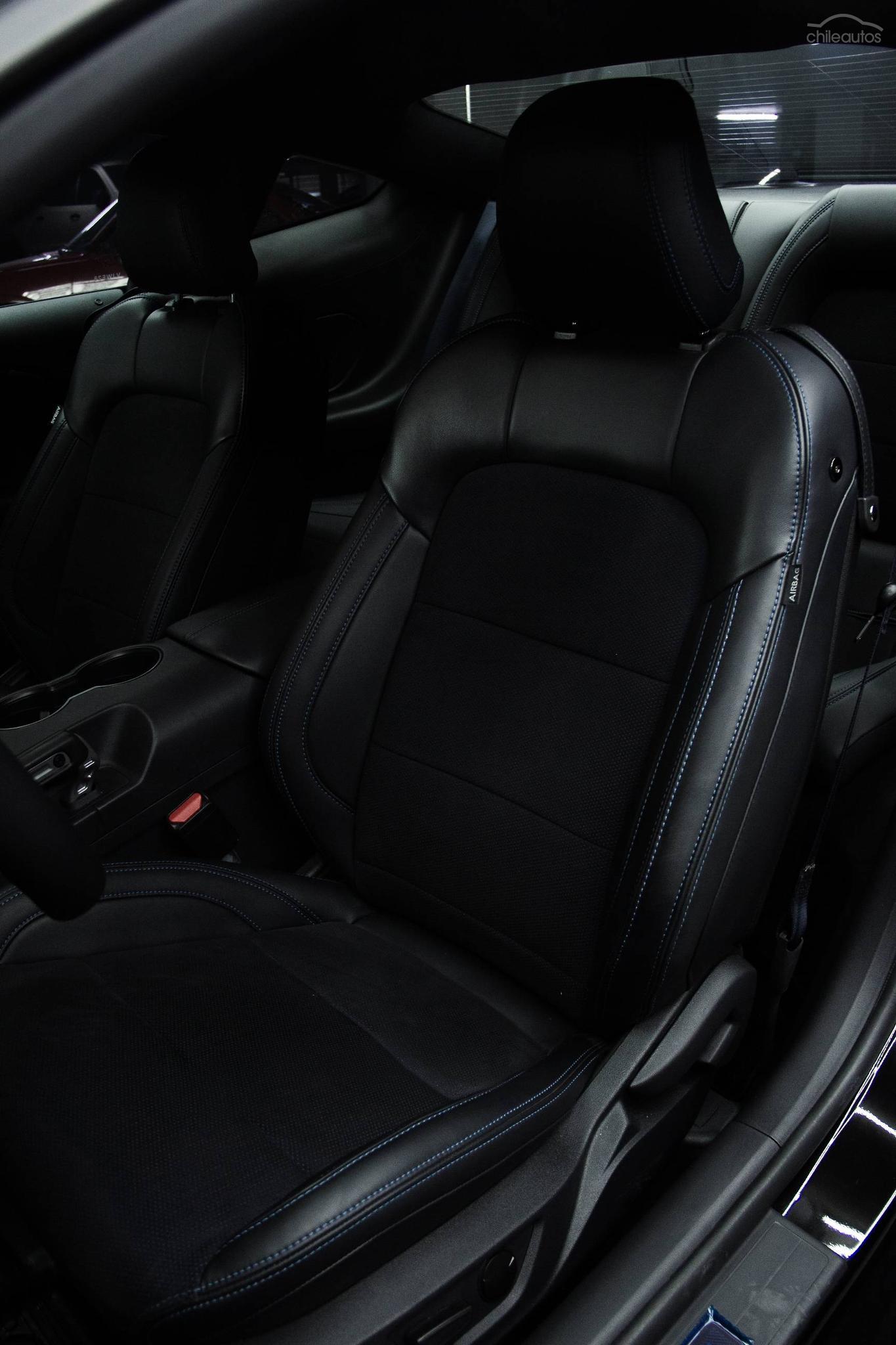 Ford Mustang 24