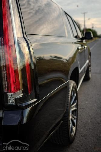 Cadillac Escalade 11